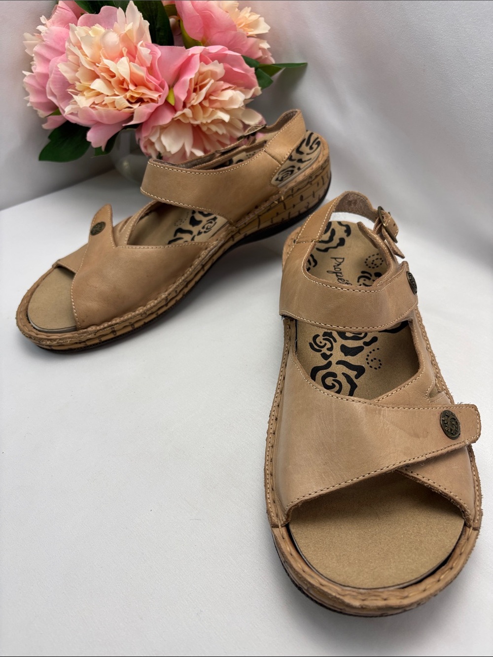 Propet Women's 10W Tan Adjustable Comfort Sandals‎ #424